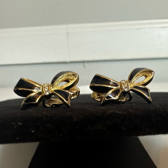 Christian Dior Clip On Earrings - Picture 9 of 13